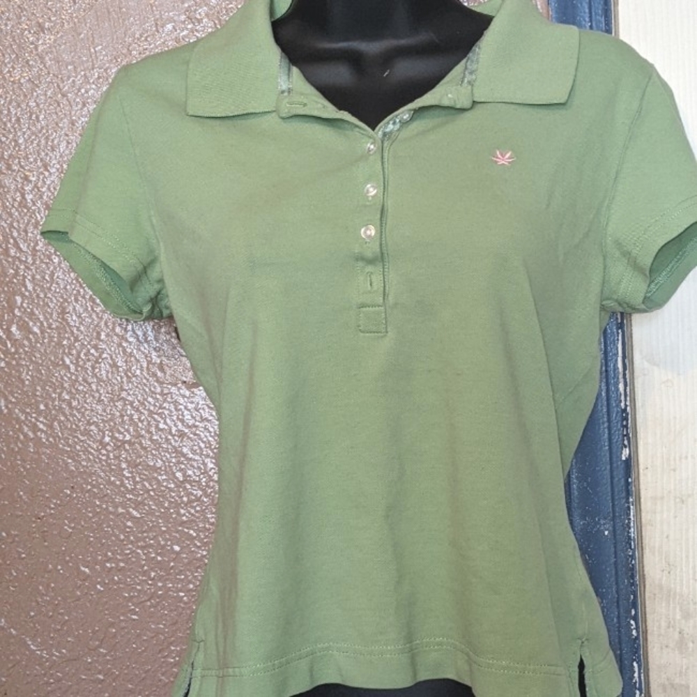 Green button up shirt flower